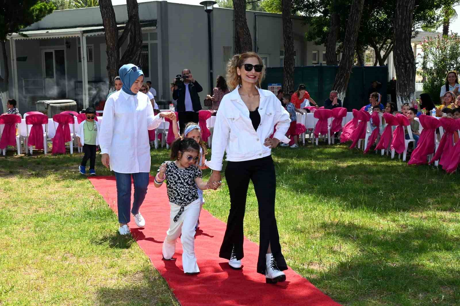MANAVGAT BELEDİYESİ SİDE KREŞ VE GÜNDÜZBAKIMEVİ ÖĞRENCİLERİ, 14 MAYIS ANNELER