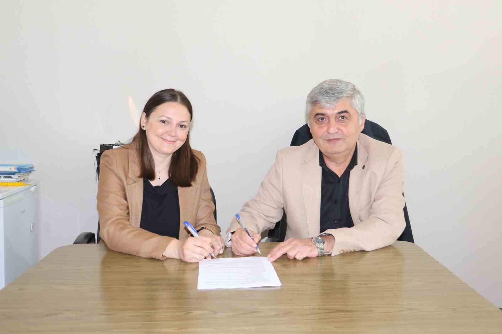 BU KAPSAMDA 10 BİN MEYVE ÜRETİCİSİNE 100 BİN KASA VE