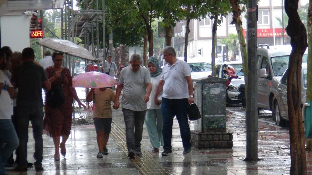 METEOROLOJİ GENEL MÜDÜRLÜĞÜ 2. BÖLGE MÜDÜRLÜĞÜ, MANİSA'DA YARIN YEREL KUVVETLİ