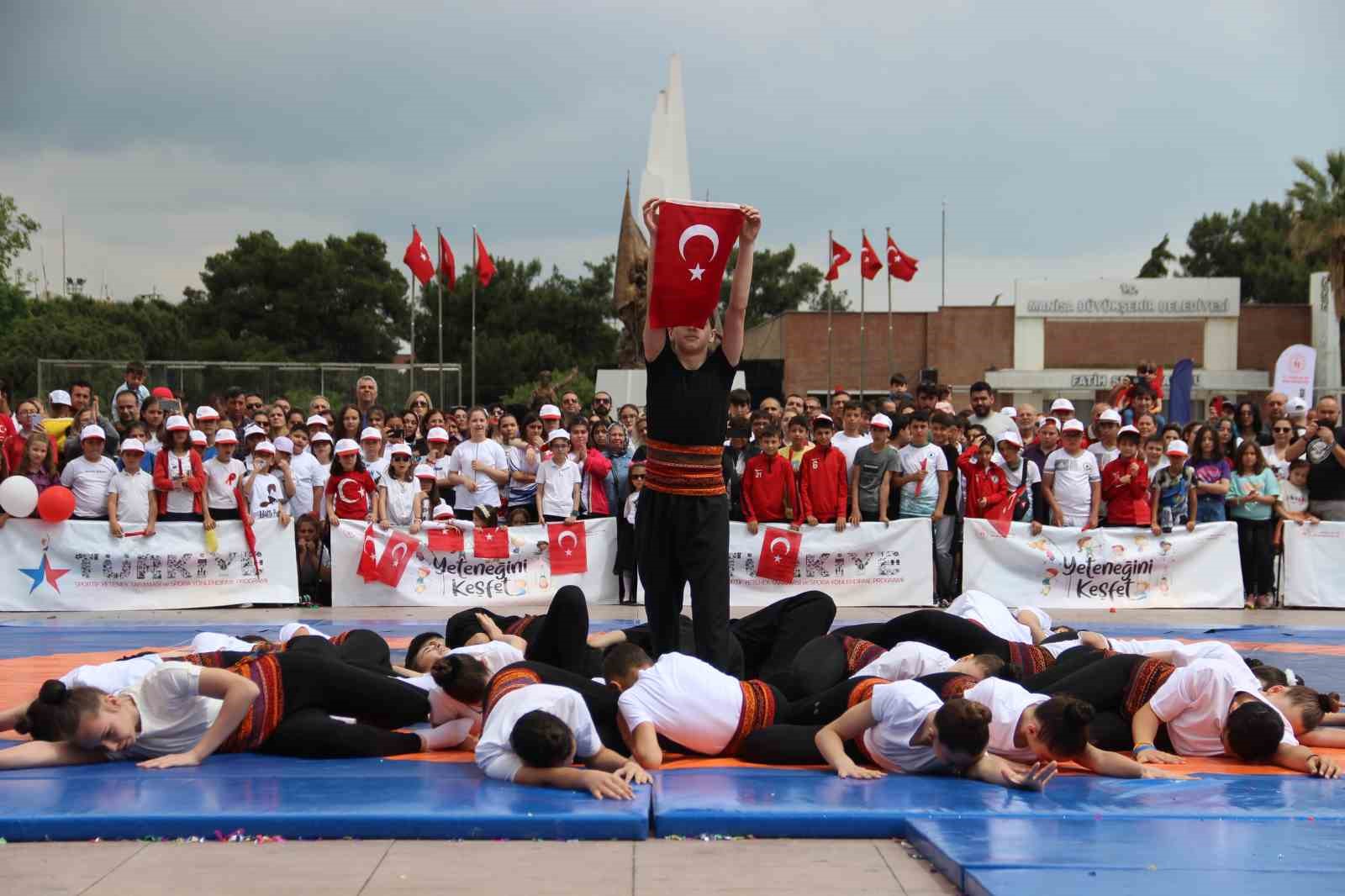 19 MAYIS ATATÜRK’Ü ANMA, GENÇLİK VE SPOR BAYRAMI’NDA MANİSALI GENÇLER