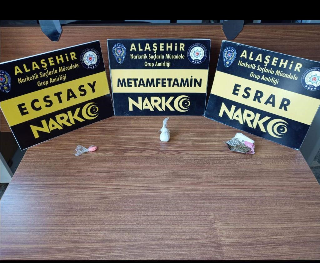MANİSA'NIN ALAŞEHİR İLÇESİNDE 20 AYRI SUÇ KAYDI BULUNAN ŞAHIS UYUŞTURUCUDAN