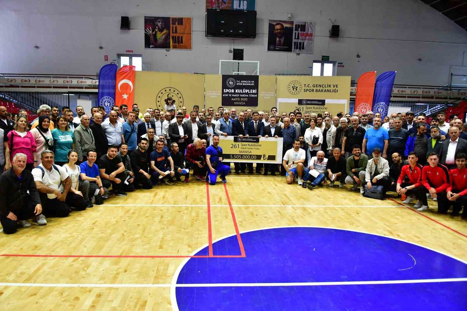 GENÇLİK VE SPOR BAKANLIĞI MANİSA’DA 261 SPOR KULÜBÜNE 5 MİLYON