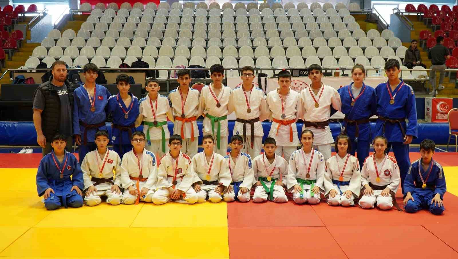 MANİSA GENÇLİK VE SPOR İL MÜDÜRLÜĞÜ TARAFINDAN ANADOLU YILDIZLAR LİGİ