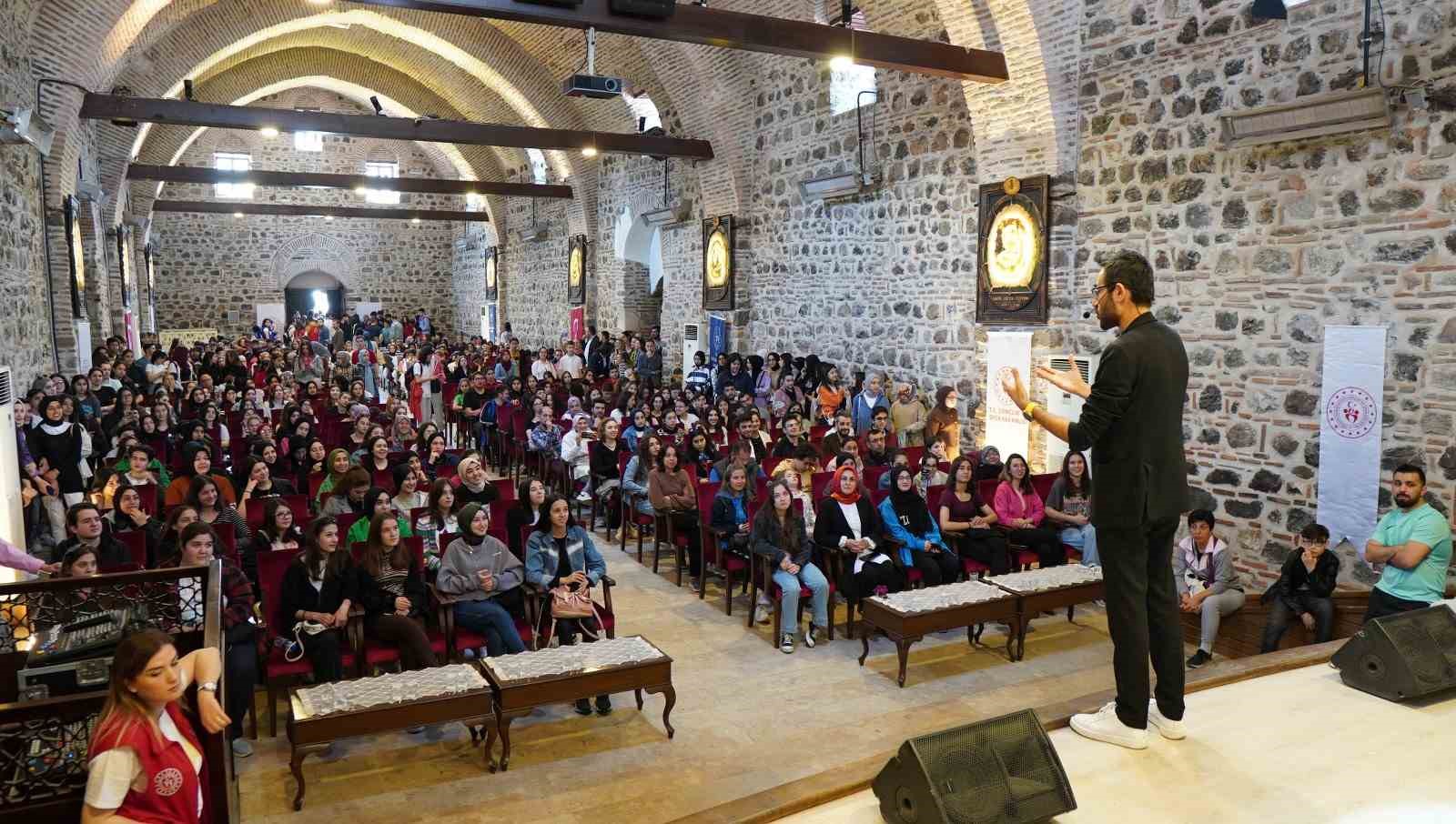 GENÇLİK VE SPOR BAKANLIĞI TARAFINDAN SINAVLARA GİRECEK ÖĞRENCİLERE YÖNELİK "GRİDEN