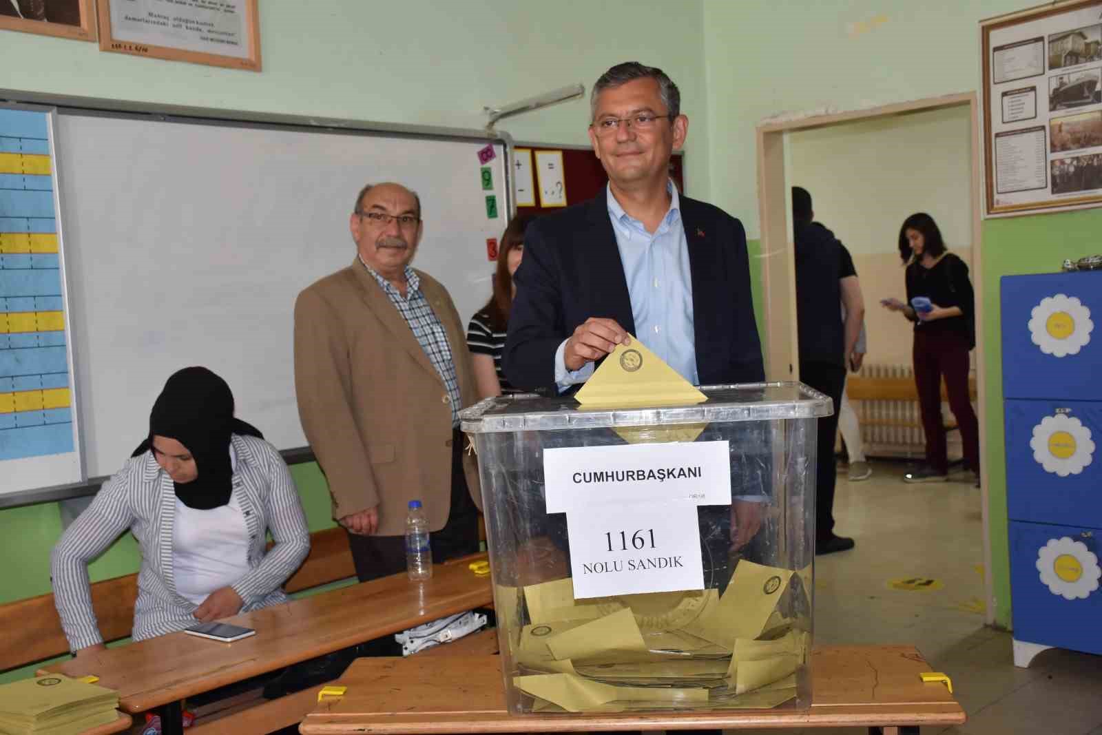 MANİSA’DA ADALET VE KALKINMA PARTİSİ (AK PARTİ) MKYK ÜYESİ VE