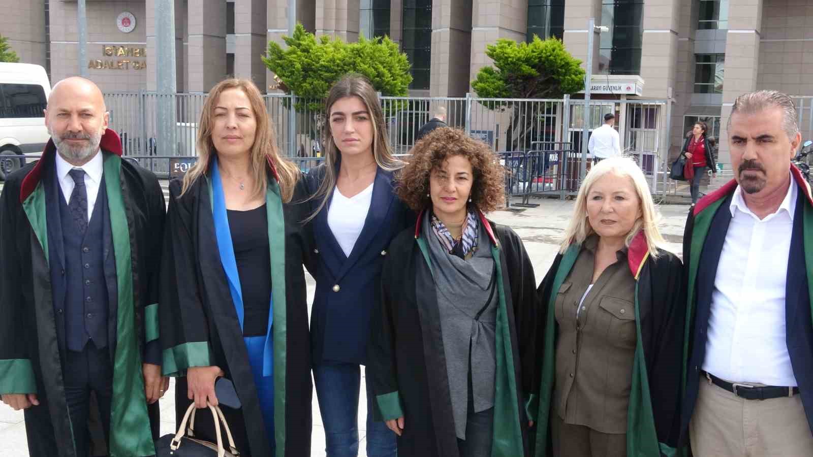 BEŞİKTAŞ'TA BİR GECE KULÜBÜNDE ESKİ SEVGİLİSİ MANKEN GİZEM AKBAŞ'I TEKME