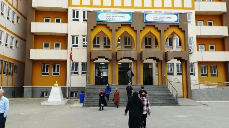 MARDİN'DE VATANDAŞLAR, İKİNCİ KEZ CUMHURBAŞKANINI SEÇMEK İÇİN SANDIK BAŞINA GİTTİ.