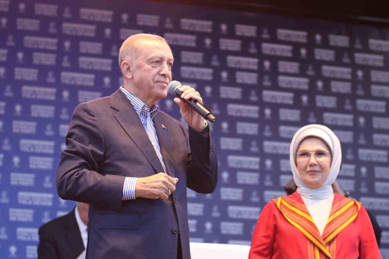 MARDİN’DE HALKA HİTAP EDEN CUMHURBAŞKANI RECEP TAYYİP ERDOĞAN, KENTTEN AYRILDI.
