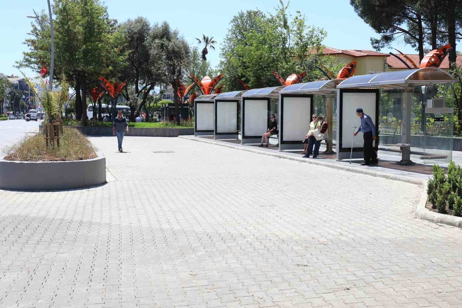 TOPLU TAŞIMA ARAÇLARININ MERKEZ DURAK NOKTASI OLAN SAĞLIK MESLEK YÜKSEKOKULU