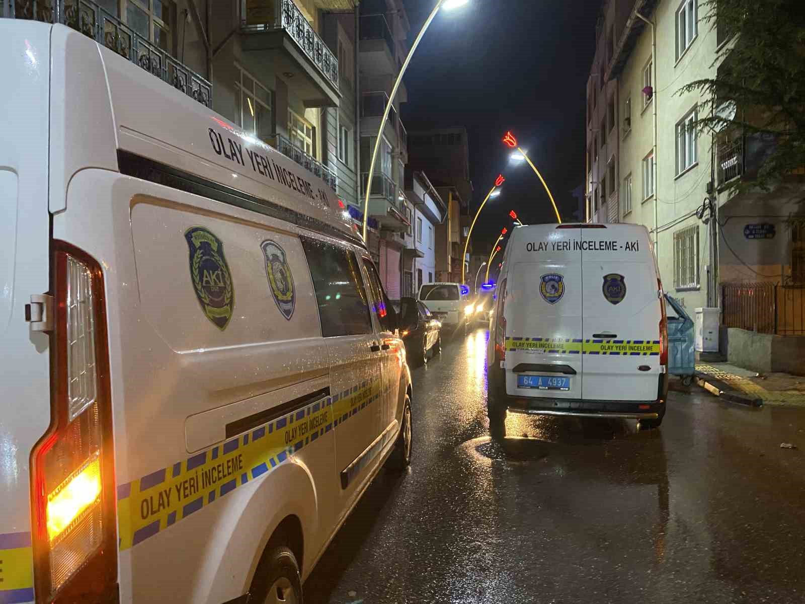 UŞAK’TA BİR MASAJ SALONUNDA ÇIKAN KAVGADA BİR KİŞİ KAFASINDAN VURULARAK
