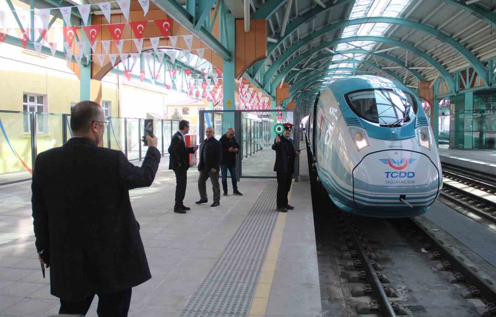 MERAKLA BEKLENEN ANKARA-SİVAS YÜKSEK HIZLI TREN (YHT) SEFERİNİN BİLET FİYATI