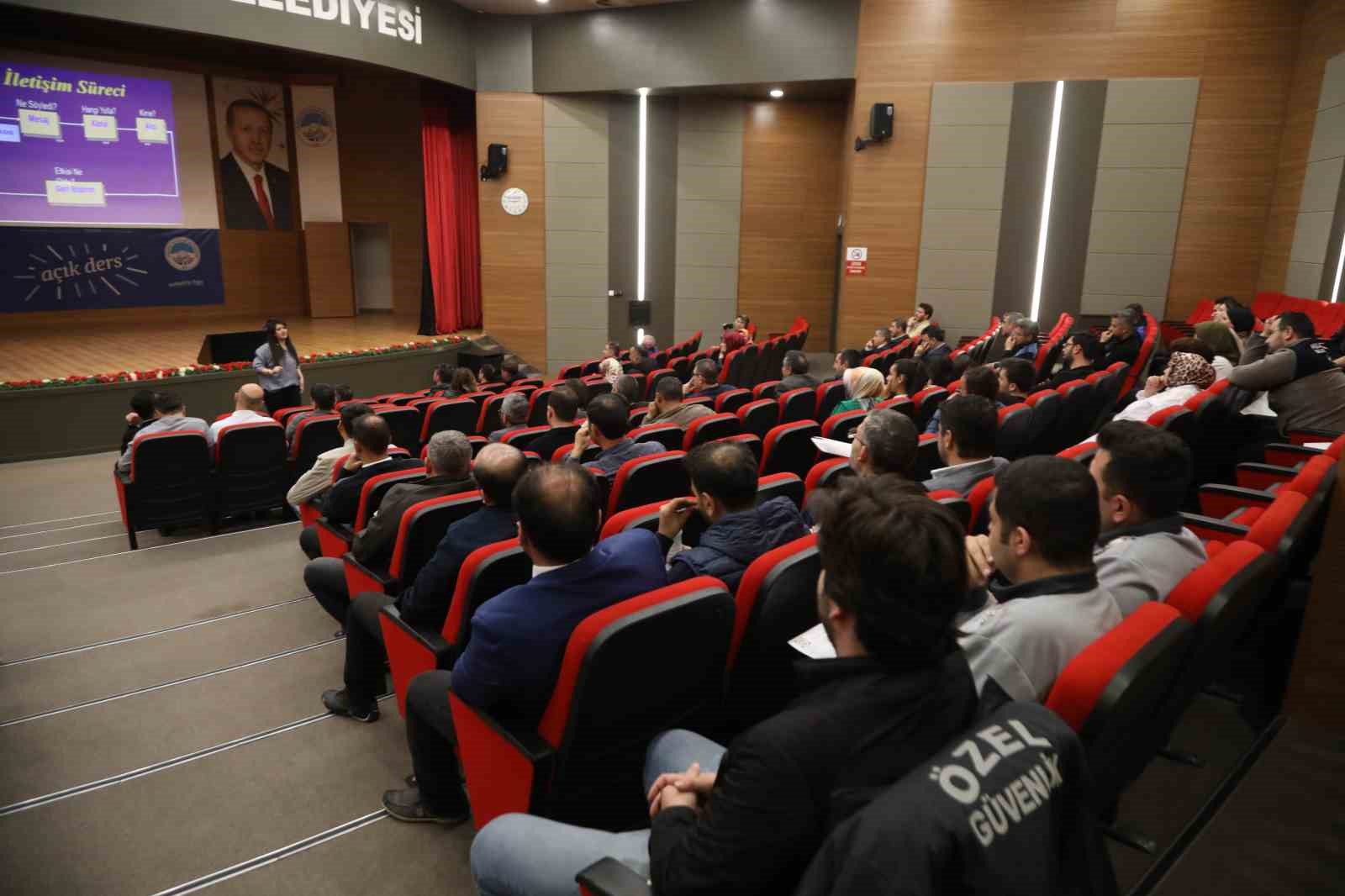 MELİKGAZİ BELEDİYESİ, KAYMEK KOORDİNESİ İLE BELEDİYE PERSONELİNE YÖNELİK “ETKİLİ İLETİŞİM