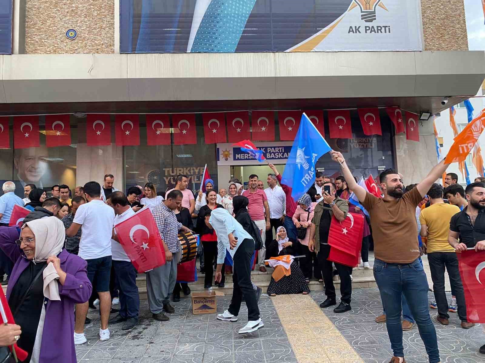 CUMHURBAŞKANI ERDOĞAN'IN KESİN OLMAYAN SONUÇLARA GÖRE ZAFERİ, MERSİN'DE CUMHUR İTTİFAKI'NI