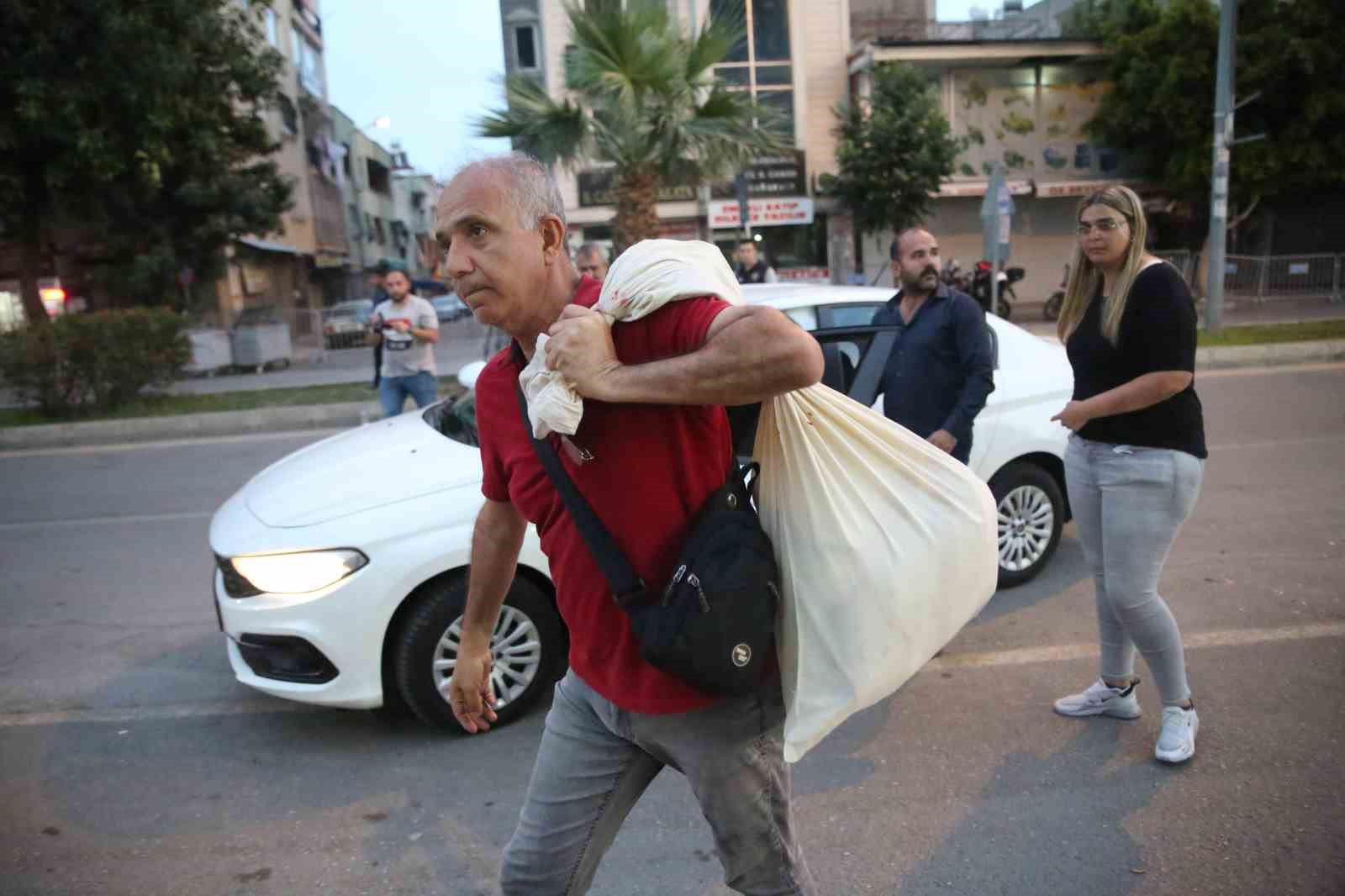 MERSİN'DE CUMHURBAŞKANLIĞI VE 28. DÖNEM MİLLETVEKİLLİĞİ SEÇİMLERİ İÇİN OY KULLANMA