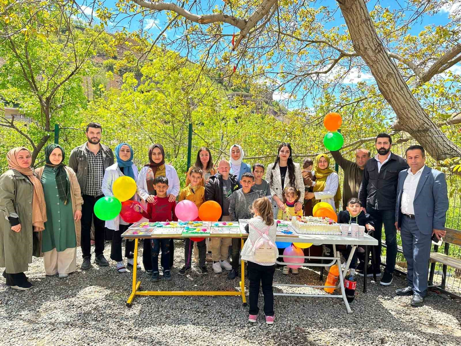 MESLEK LİSESİ ÖĞRENCİLERİ AİLELERLE BULUŞUYOR.