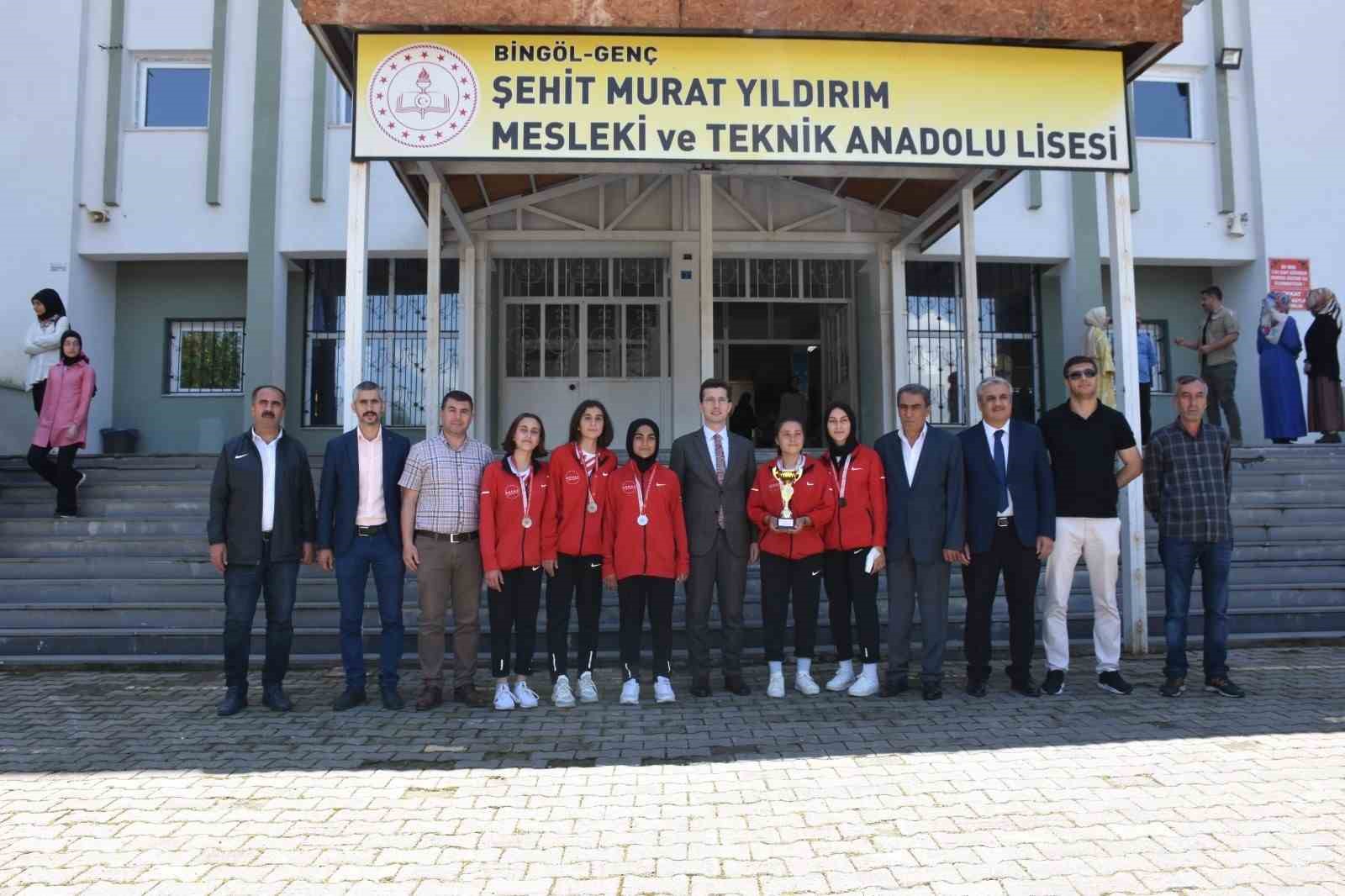 BİNGÖL GENÇ İLÇESİNDE BULUNAN ŞEHİT MURAT YILDIRIM MESLEKİ VE TEKNİK