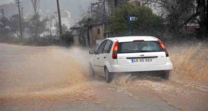 METEOROLOJİ 4'ÜNCÜ BÖLGE MÜDÜRLÜĞÜ TARAFINDAN PAZARTESİ GÜNÜ MUĞLA'YA YÖNELİK GÖK