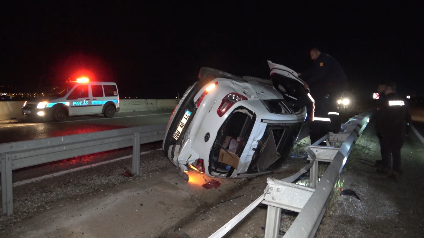 KIRIKKALE'DE KONTROLDEN ÇIKAN OTOMOBİLİN METRELERCE SÜRÜKLENEREK HURDAYA DÖNDÜĞÜ KAZADA SÜRÜCÜ