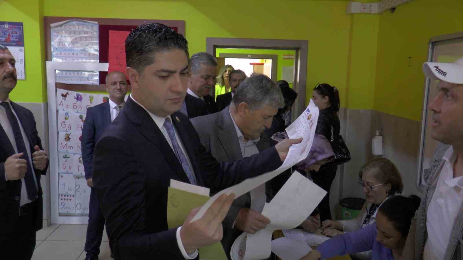 MHP GENEL BAŞKAN YARDIMCISI İSMAİL ÖZDEMİR, KAYSERİ'DE ANNE VE BABASIYLA