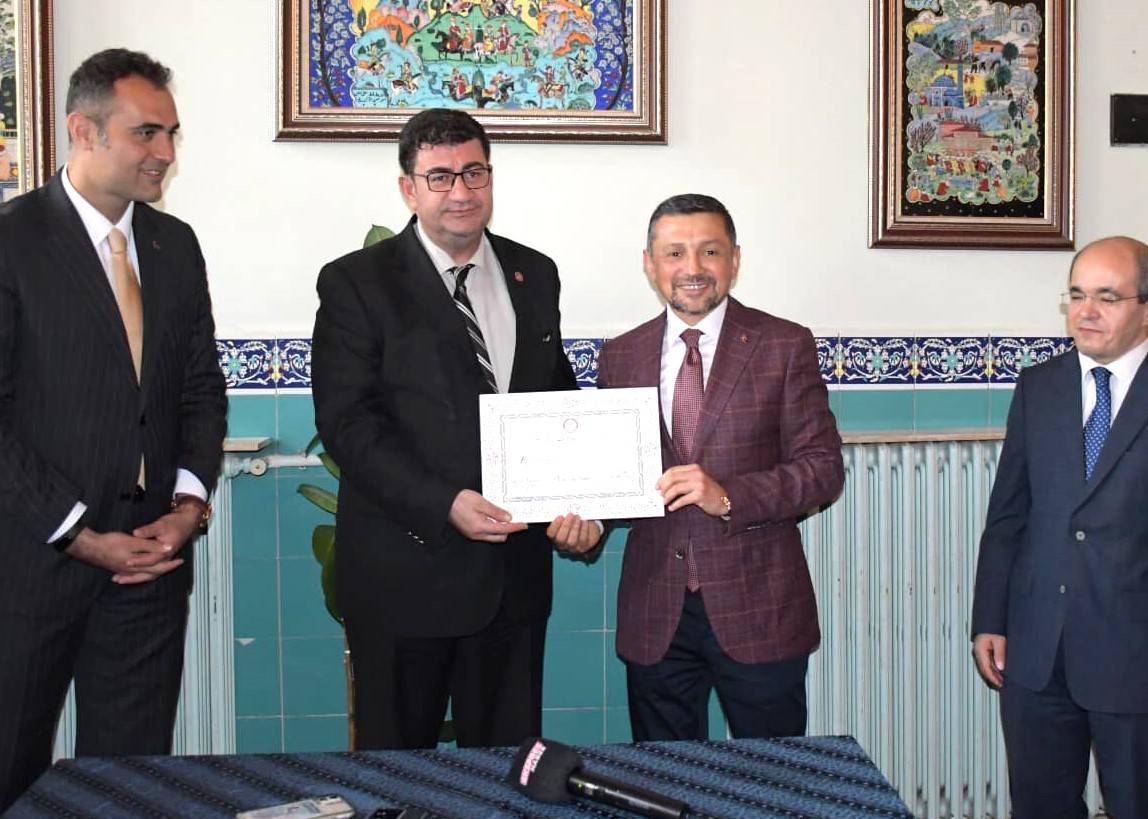 MHP KÜTAHYA MİLLETVEKİLİ AHMET ERBAŞ MAZBATASINI ALDI