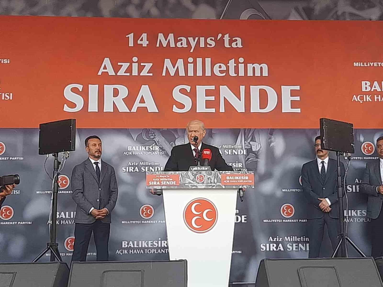 BALIKESİR, MHP LİDERİ DEVLET BAHÇELİ'Yİ AĞIRLADI. 'AZİZ MİLLETİM SIRA SENDE'