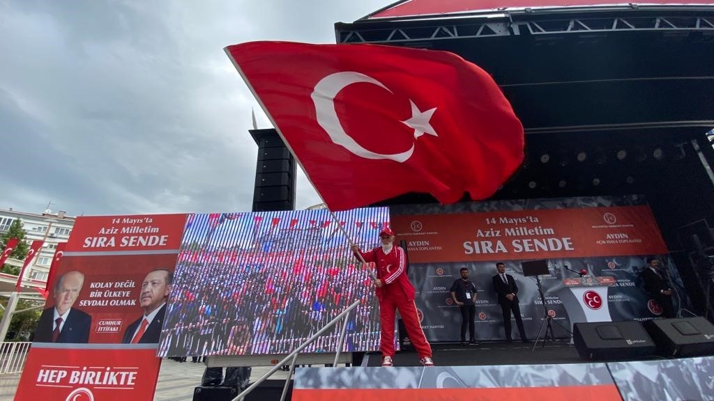 MHP’NİN SEMBOL İSMİ HALİNE GELEN “BAYRAK DEDE” LAKAPLI BEYLER VİRDİLOĞLU,