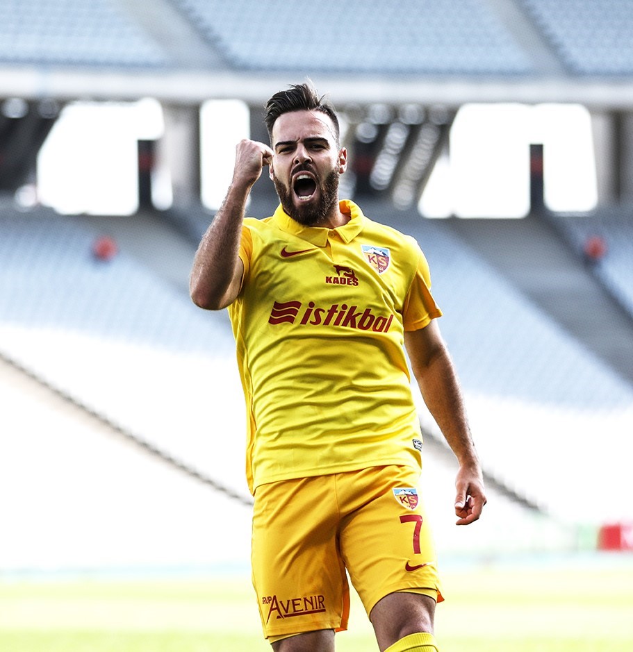 YUKATEL KAYSERİSPOR'UN PORTEKİZLİ FUTBOLCUSU MİGUEL CARDOSO, KONYASPOR MAÇINDA BU SEZONKİ