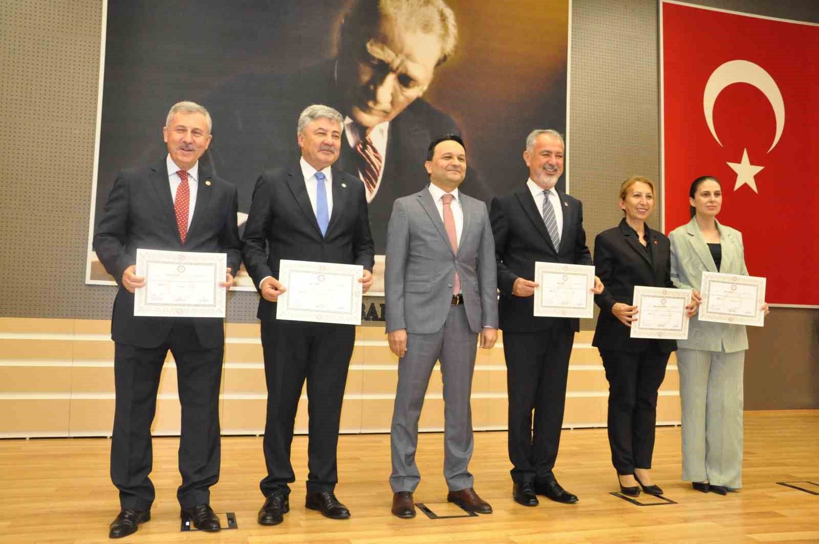 MUĞLA'DAN SEÇİLEN MİLLET İTTİFAKI VEKİLLERİ MAZBATALARINI ALDI.