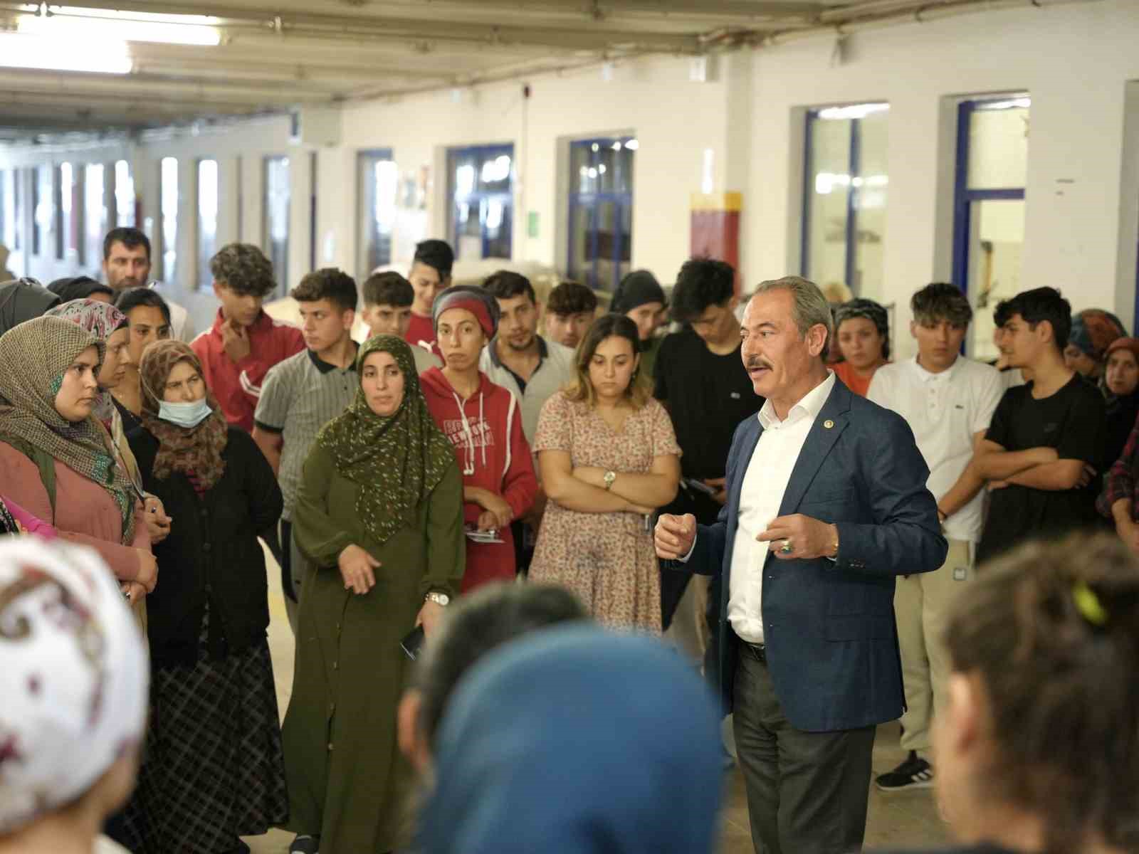 AK PARTİ DENİZLİ MİLLETVEKİLİ ŞAHİN TİN, DENİZLİ’Yİ KARIŞ KARIŞ GEZMEYE,