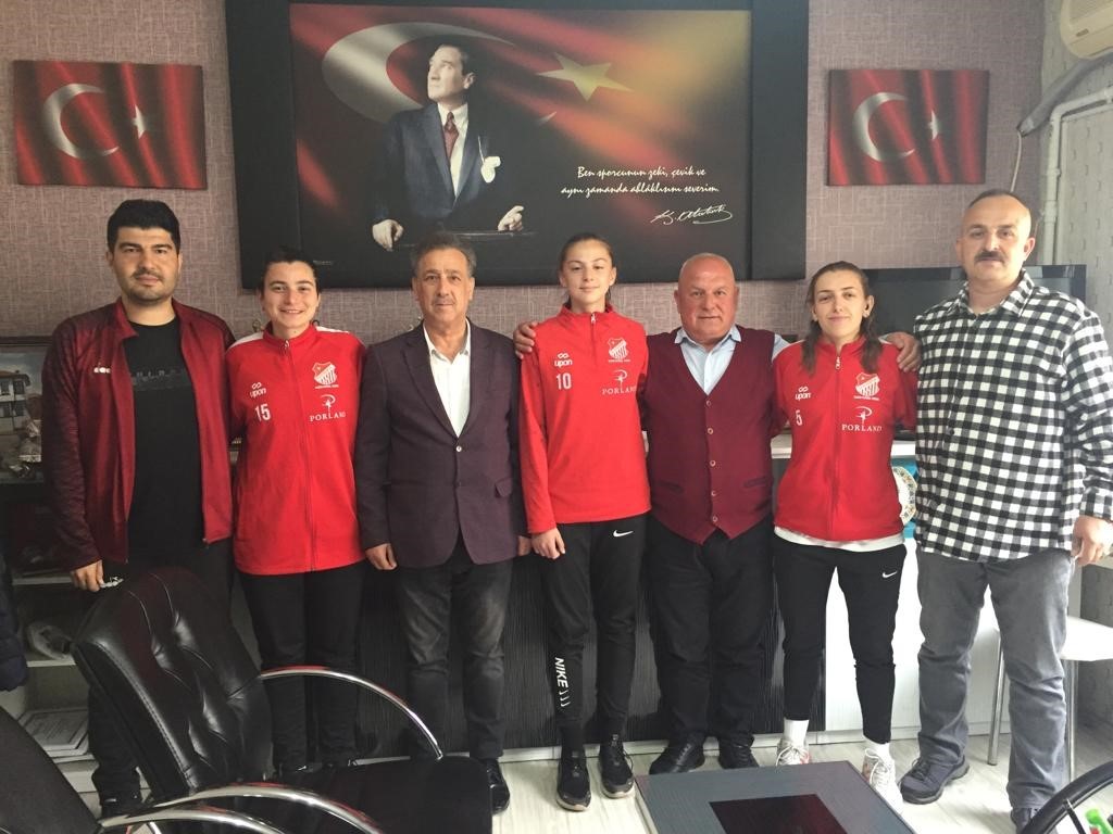 AMATÖR SPOR KULÜPLERİ FEDERASYONU (ASFK) BAŞKANI NUSRET TOSUN, BİLECİKSPOR KADIN