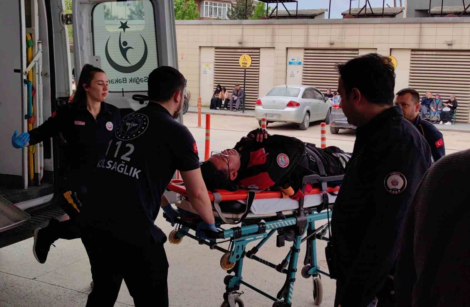 BURSA'NIN İNEGÖL İLÇESİNDE MEYDANA GELEN KAZADA MİNİBÜSÜN ÇARPTIĞI MOTOSİKLETLİ POLİS