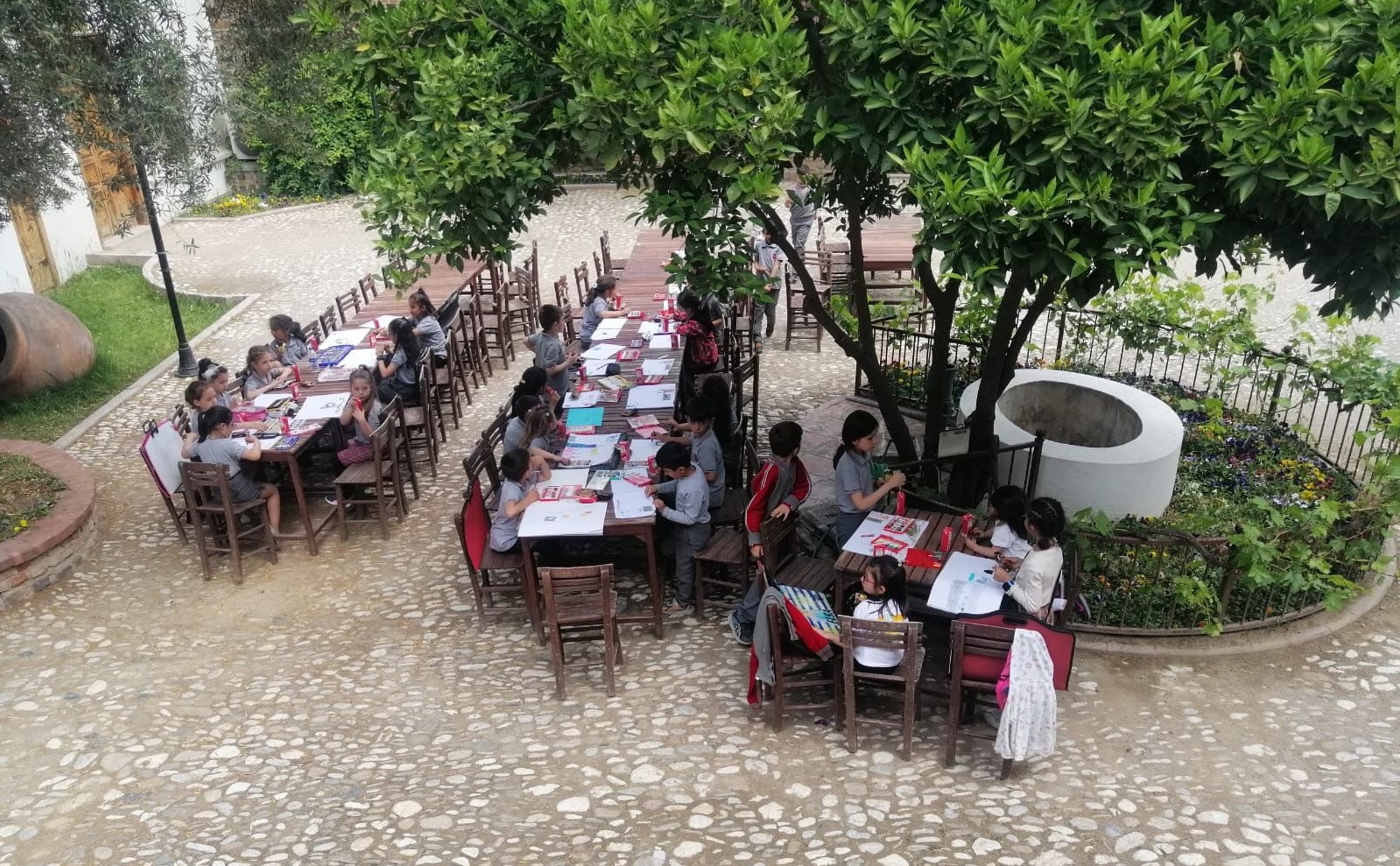 SALİHLİ BELEDİYESİ KENT MÜZESİ, MİNİK RESSAMLARI KONUK EDEREK FARKLI BİR