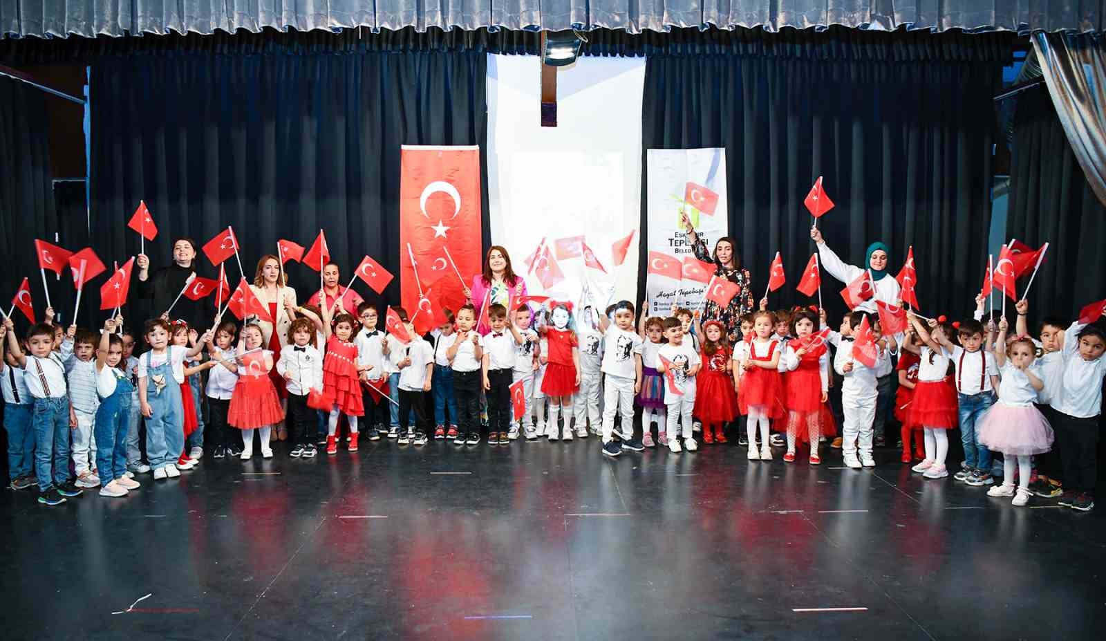 TEPEBAŞI BELEDİYESİ 23 NİSAN ÇOCUK SANAT MERKEZİ’NDE DÜZENLENEN YILSONU ETKİNLİĞİNDE