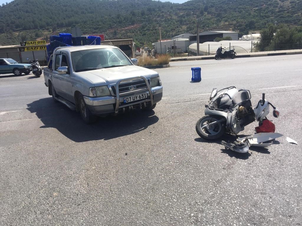 MOTOSİKLET SÜRÜCÜSÜ YARALANDI