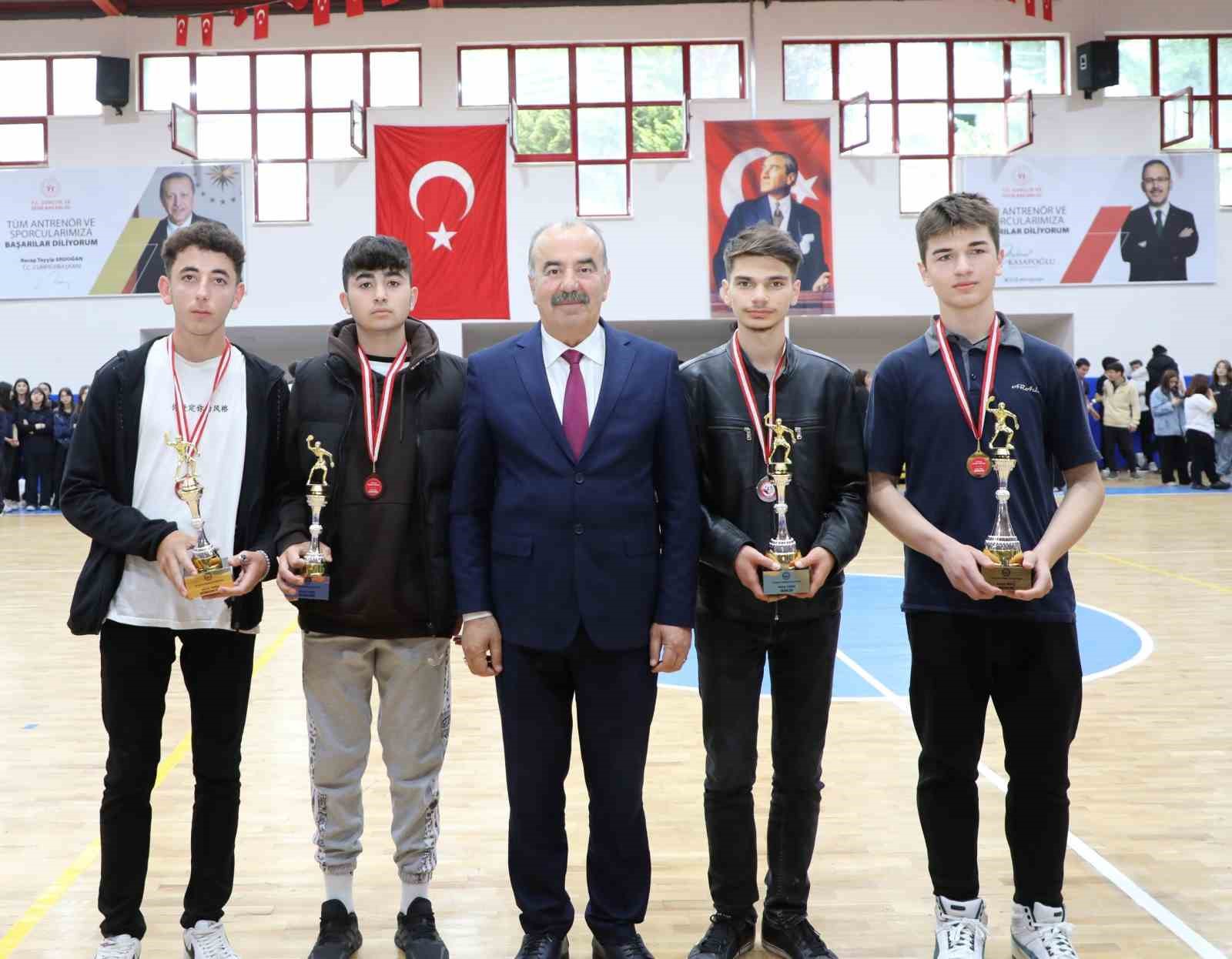 ULU ÖNDER MUSTAFA KEMAL ATATÜRK’ÜN 19 MAYIS 1919DA SAMSUN’A AYAK