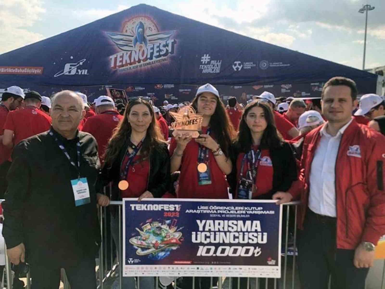 MUĞLA BİLSEM TÜRKİYE ÜÇÜNCÜLÜĞÜ ÖDÜLÜNÜ TEKNOFEST'TE ALDI