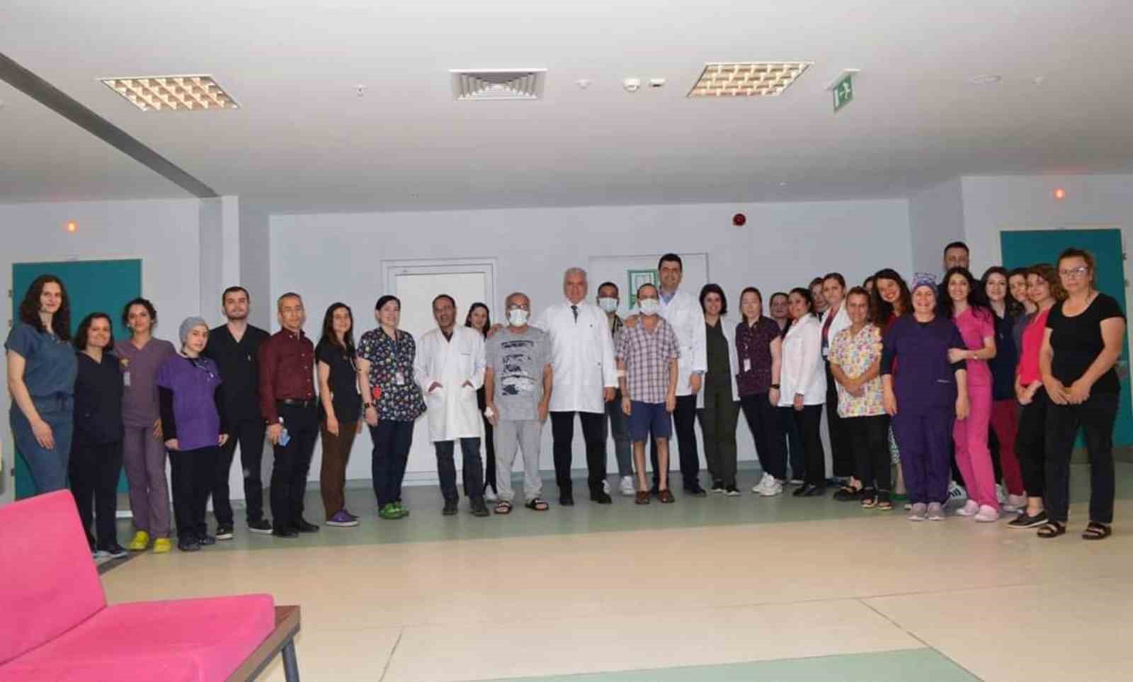 MUĞLA EĞİTİM VE ARAŞTIRMA HASTANESİNDE AYNI GÜN TEK KADAVRADAN YAPILAN