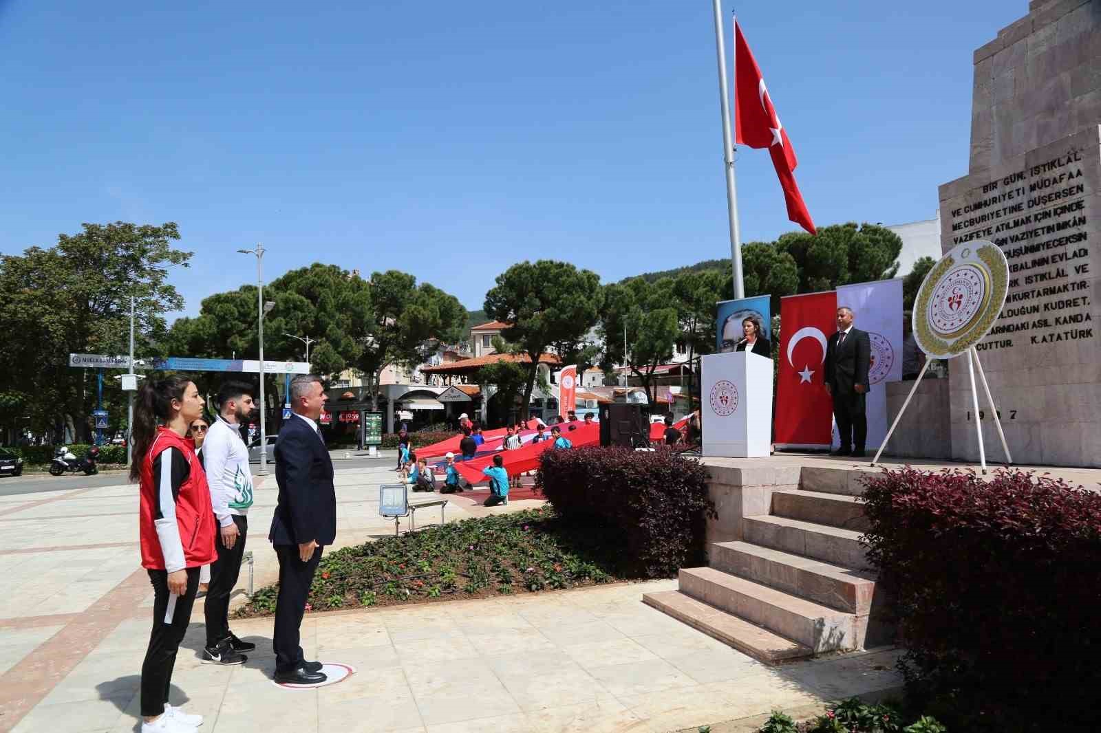 MUĞLA’DA GENÇLİK HAFTASI ÇELENK SUNMA TÖRENİ İLE BAŞLADI.
