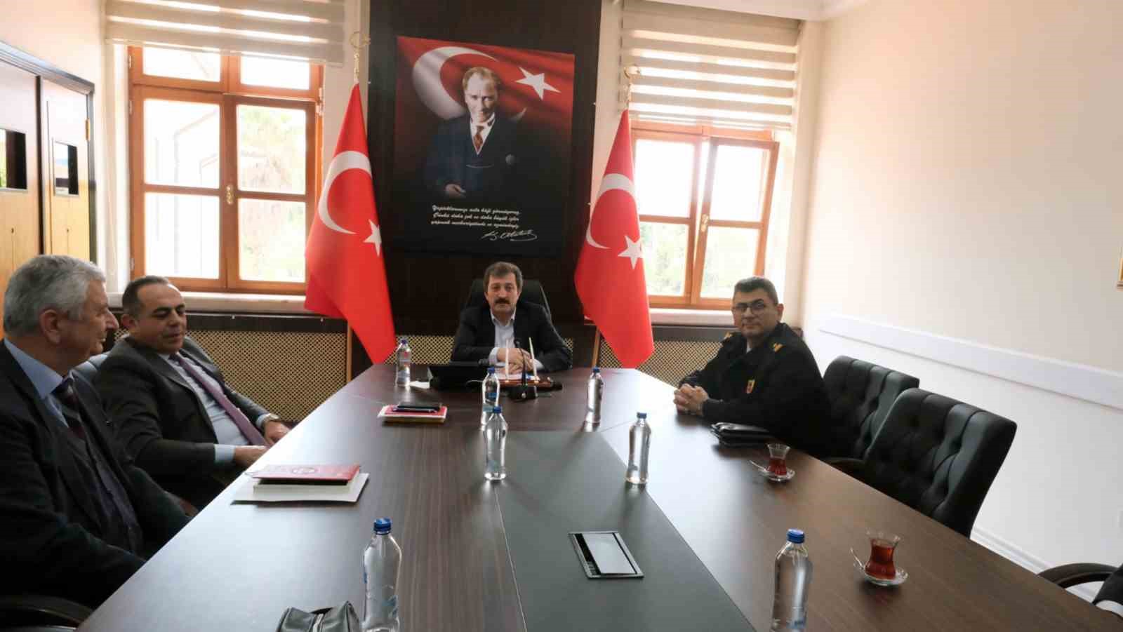MUĞLA VALİSİ ORHAN TAVLI, MUĞLA'DAKİ BASIN MENSUPLARI İLE PAZAR GÜNÜ