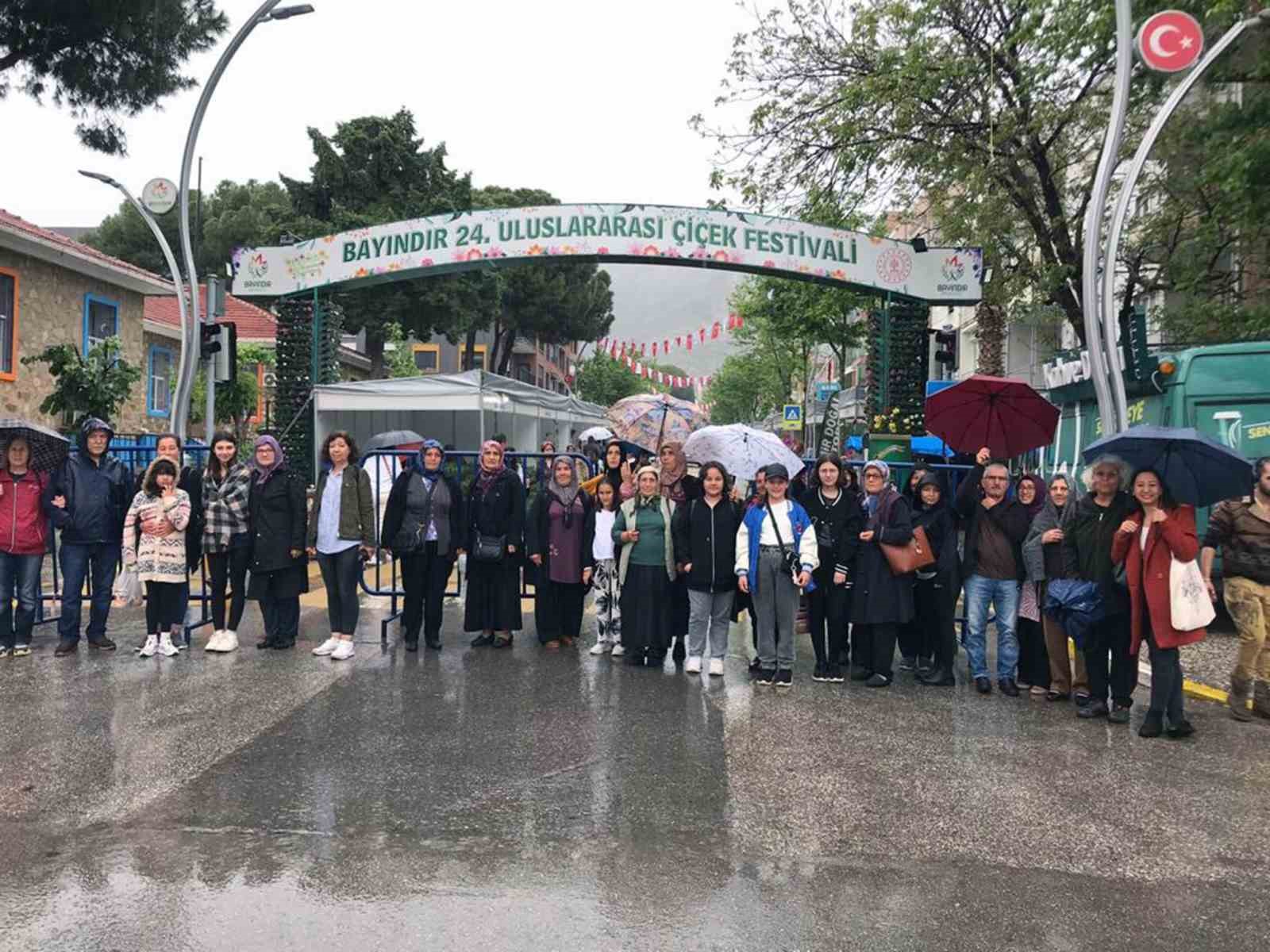 MUĞLA BÜYÜKŞEHİR BELEDİYESİ ALIM GARANTİLİ ÇİÇEK ÜRETİMİ YAPAN ÜRETİCİ KADINLARI