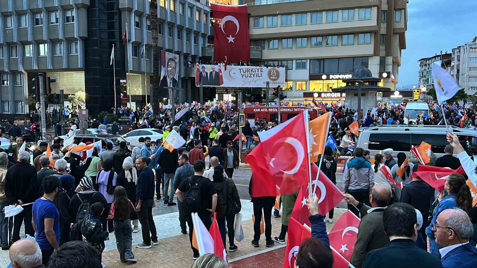 NAZİLLİ’DE ZAFER COŞKUSU MEYDANLARA SIĞMADI