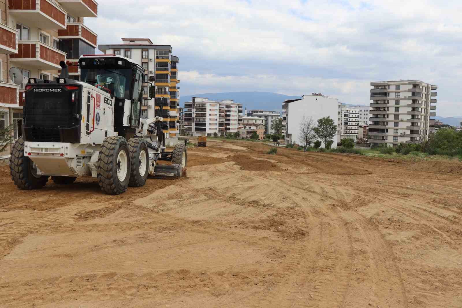 NAZİLLİ’DE YOL ÇALIŞMALARI SÜRÜYOR