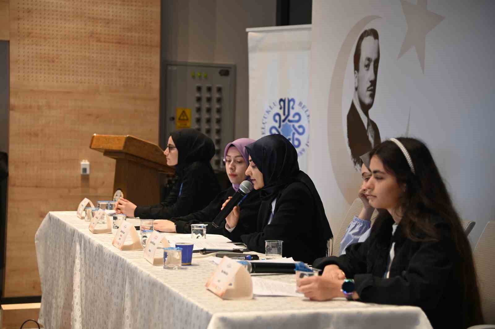 ANADOLU MEKTEBİ TARAFINDAN NECİP FAZIL KISAKÜREK’İN VEFATININ 40. YIL DÖNÜMÜ