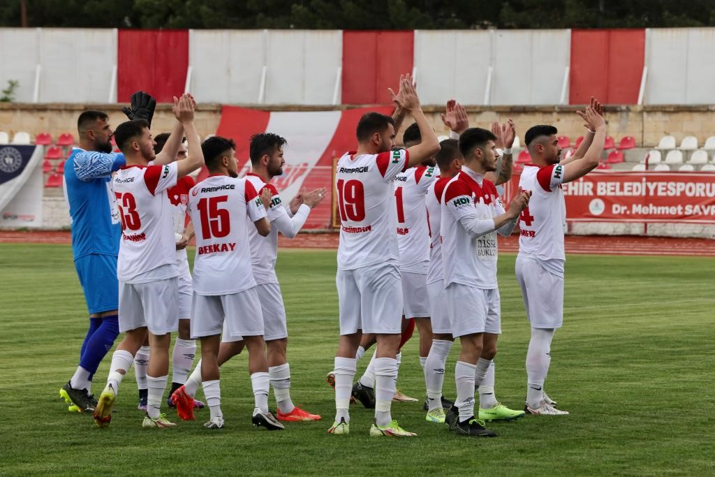 TFF 3. LİG 1. GRUP’TA MÜCADELE EDEN NEVŞEHİR BELEDİYESPOR, LİGİN