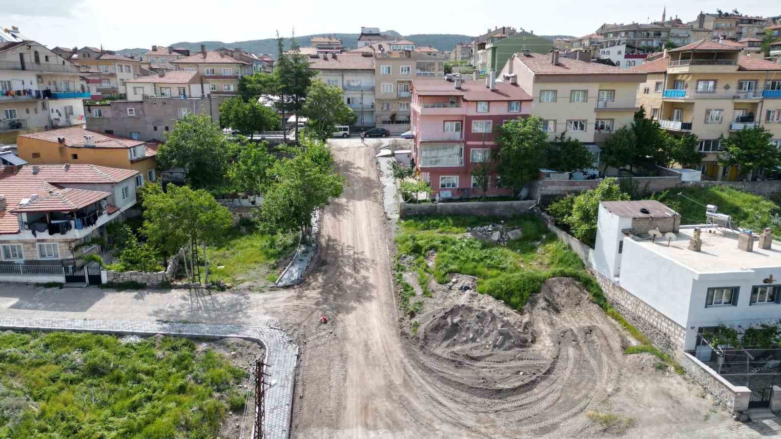 KIRATLIOĞLU MAHALLESİ’NDE BULUNAN LAVANTA SOKAK VE DERE KÜMESİ SOKAKLARINDA BULUNAN