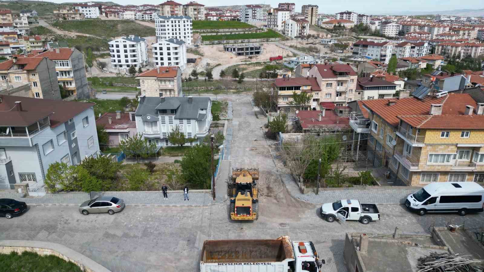 KIRATLIOĞLU MAHALLESİ LAVANTA SOKAK VE DERE KÜMESİ SOKAKLARINDA BULUNAN YOLLAR