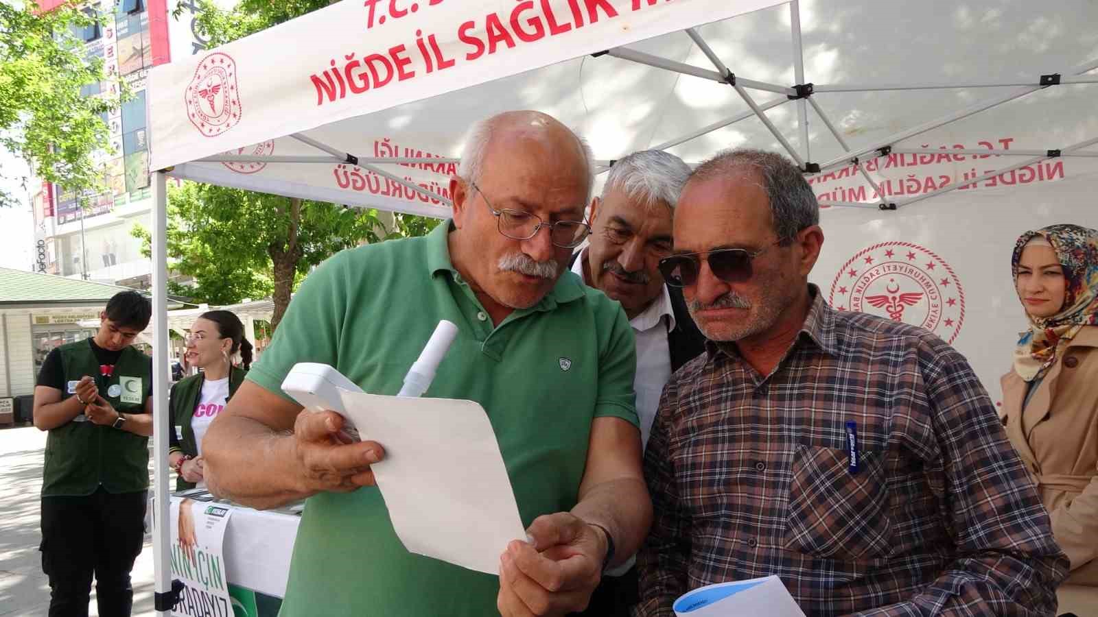 NİĞDE ŞADIRVAN PARKTA “DÜNYA TÜTÜNSÜZ GÜNÜ” NEDENİYLE SİGARA BIRAKMA STANDI