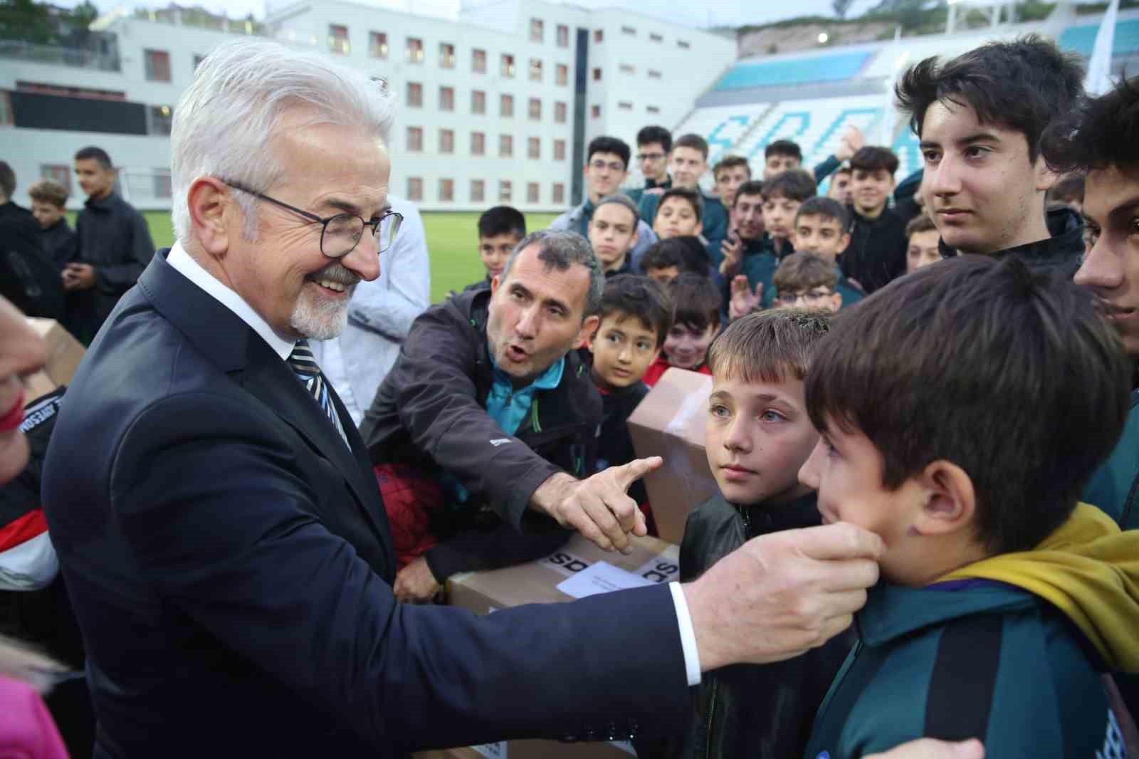 NİLÜFER BELEDİYESİ, “AMATÖR SPOR KULÜPLERİ AYNİ VE NAKDİ YARDIM PROJESİ”