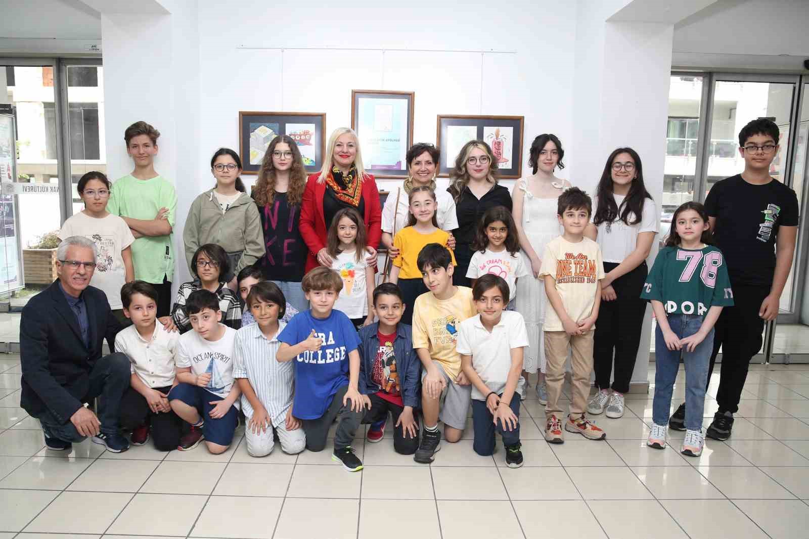 NİLÜFER BELEDİYESİ KARİKATÜR ATÖLYESİ'NDE BİR DÖNEM DAHA BAŞARIYLA TAMAMLANDI. YIL