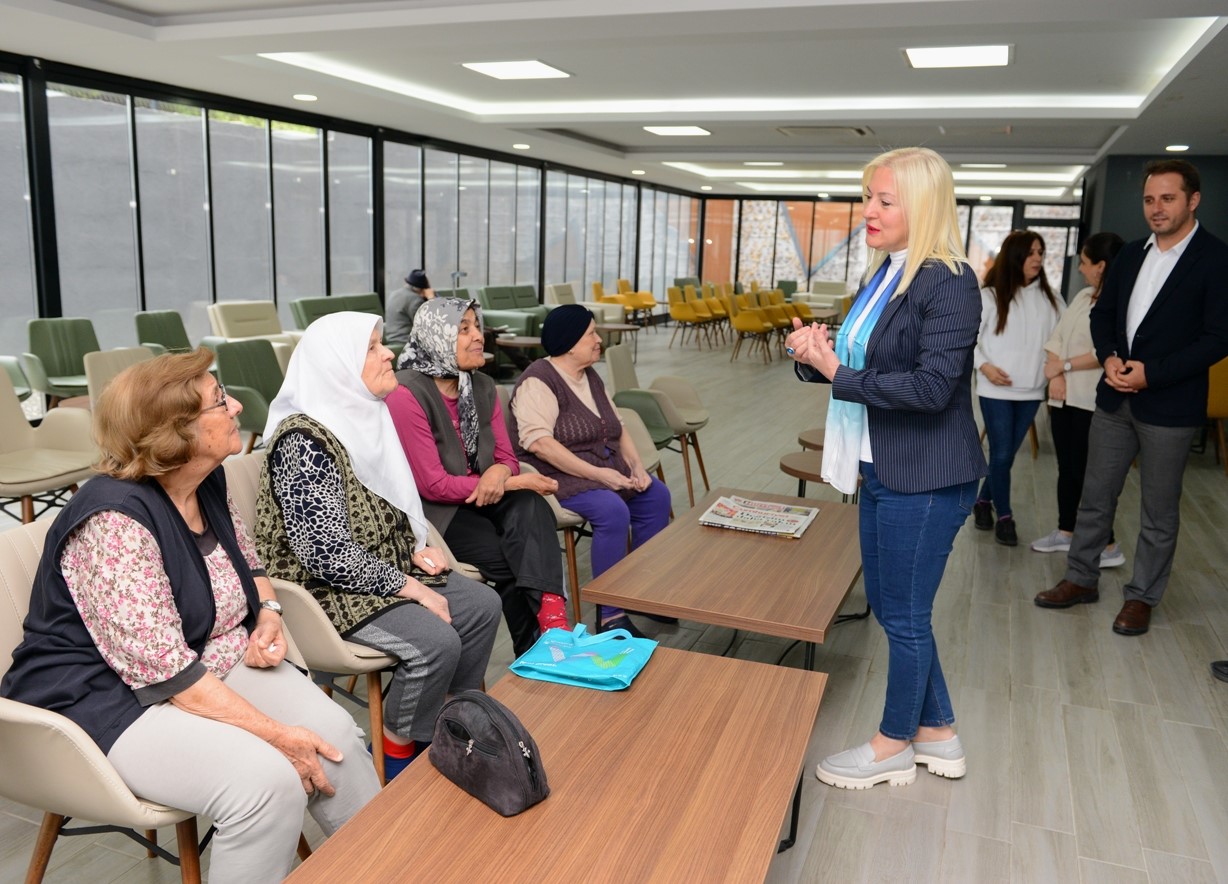 NİLÜFER’İN HUZUREVLERİNDEKİ ANNELER UNUTULMADI